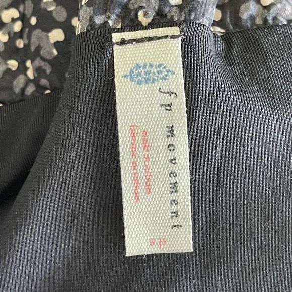 Free People FP Movement Way Home Leopard Shorts Size Small - Picture 5 of 5